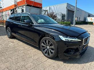 krockskadad bil auto Volvo V-60 2.0 T6 Recharge AWD Inscription 2020/10