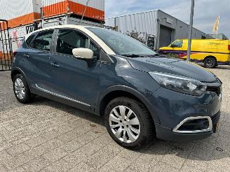 Schadeauto Renault Captur 0.9 TCe Expression 2015/8