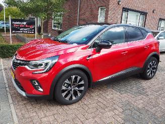 Voiture accidenté Renault Captur 1.6 Hybr 145 techno 2023/12