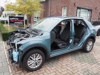 Schadeauto Volkswagen T-Roc 1.0 TSI Life 2023/9