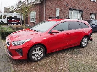 krockskadad bil auto Kia Ceed Sportswagon 1.0 T-GDI 2020/10