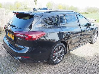 Ford Focus 1.0 EcoBoost Hybrid ST Line picture 4