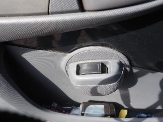 Toyota Aygo 1.0-12V motor kapot picture 16