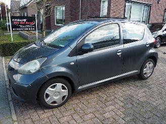Vaurioauto  passenger cars Toyota Aygo 1.0-12V motor kapot 2007/3
