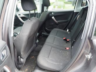Peugeot 2008 1.2 Vti Active Pack Premium picture 24