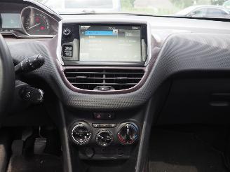 Peugeot 2008 1.2 Vti Active Pack Premium picture 20