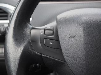 Peugeot 2008 1.2 Vti Active Pack Premium picture 16