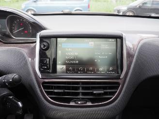 Peugeot 2008 1.2 Vti Active Pack Premium picture 21