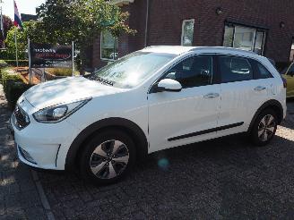uszkodzony samochody osobowe Kia Niro 1.6 Gdi Hybrid DynamicLine Motorschade 2018/6
