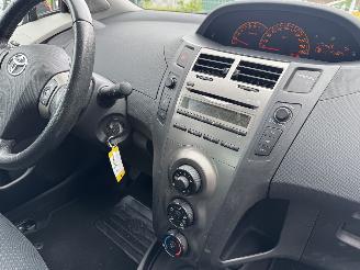 Toyota Yaris 1.3 VVTI AIRCO 5-DEURS 165.000 km NAP! picture 13