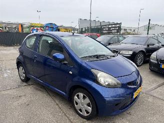 Toyota Aygo 1.0 12V AIRCO picture 2
