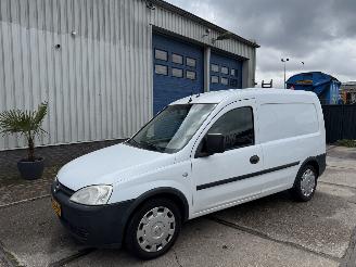 uszkodzony samochody osobowe Opel Combo 1.6 16V CNG GAS AIRCO 2011/8
