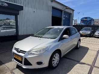 Schadeauto Ford Focus 1.6 AIRCO 5-DEURS 2011/6