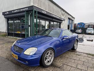 damaged passenger cars Mercedes SLK 200 KOMPRESSOR AUTOMAAT AIRCO 2001/3