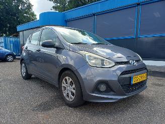 Voiture accidenté Hyundai I-10 1.0i i-Motion 2015/5