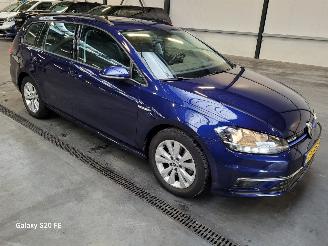 damaged passenger cars Volkswagen Golf Variant 1.5 TSi 96-KW 6-Bak Comfortline 2019/2
