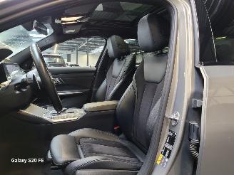 BMW 3-serie 330e Limo 215-KW Automaat M-SPORT picture 14