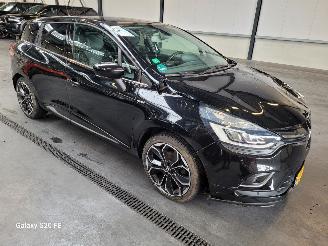 Unfallwagen Renault Clio Grandtour 0.9 TCE 66-KW BOSE Panoramadak 2019/7