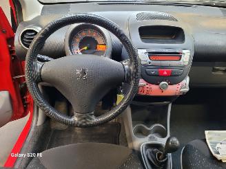 Peugeot 107 1.0i-12v 50-KW XS 5drs picture 18