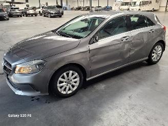 Mercedes A-klasse 180 Automaat 90-KW 5drs Urban picture 4