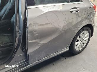 Mercedes A-klasse 180 Automaat 90-KW 5drs Urban picture 11