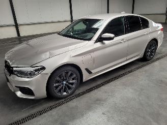 uszkodzony samochody osobowe BMW 5-serie 530e Limo 185-KW Automaat Sport-Line Plug-In 2019/3