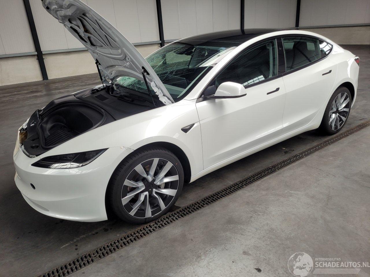 Tesla Model 3 Dual Motor 366-KW Automaat AWD