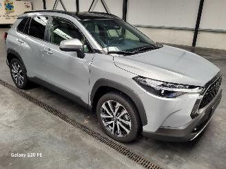 skadebil auto Toyota Corolla Cross Hybrid 1.8 72-KW Automaat Panoramadak 2025/2