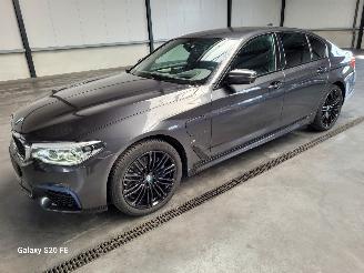 krockskadad bil auto BMW 5-serie 530e Limo 185-KW Automaat M-Sport 2019/10