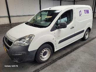 krockskadad bil bedrijf Peugeot Partner 120 BLUE 1.6 HDi 55-KW 5-Bak Bestel 2018/3