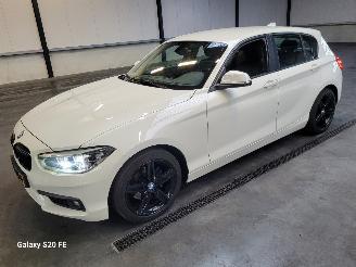 krockskadad bil auto BMW 1-serie 120i Automaat 135-KW High Executive 5drs 2017/1