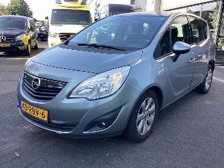 uszkodzony samochody osobowe Opel Meriva 1.4 Turbo 16v 2011/4
