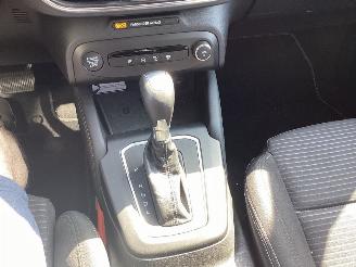 Ford Focus 1.0 EcoBoost Hybrid Titanium X picture 13