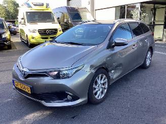Avarii autoturisme Toyota Auris Touring Sports 1.8 Hybrid Lease 2015/9