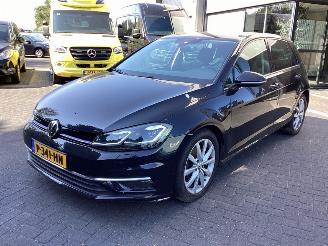 Vaurioauto  passenger cars Volkswagen Golf 1.5 TSI Highline 2018/10