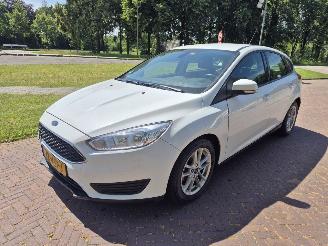 krockskadad bil auto Ford Focus 1.0 TREND 2016/1