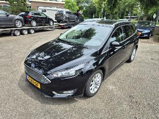 Unfallwagen Ford Focus 1.0 Titanium 2017/2