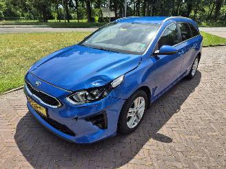 Vaurioauto  passenger cars Kia Ceed 1.5 T-GDi Sportswagon 2021/7