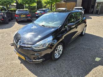 Schadeauto Renault Clio 0.9 TCe Limited 2018/10