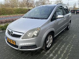 damaged passenger cars Opel Zafira 1.8 Enjoy 2006/10