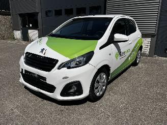 damaged passenger cars Peugeot 108 1.0 e-VTI AIRCO / 5 DEURS 2018/5