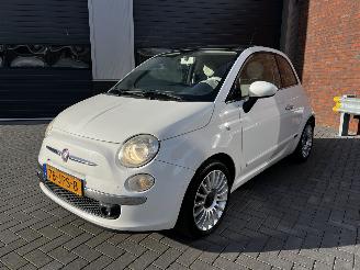 Schadeauto Fiat 500 1.2i LOUNGE / AUTOMAAT / PANODAK 2009/7