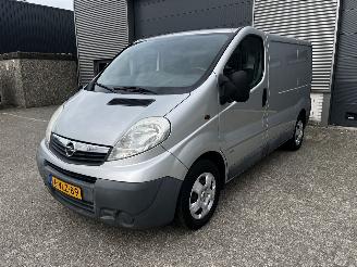 Schadeauto Opel Vivaro 2.0 CDTI L1 H1 AIRCO / CRUISE / NAVI / TREKHAAK 2011/3
