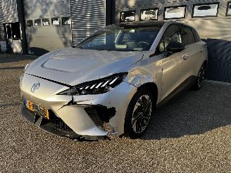 Coche accidentado MG MG4 ELECTRIC LUXURY 64Kwh 2023/6