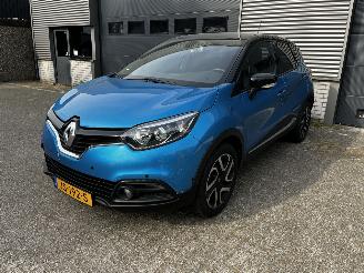Vaurioauto  passenger cars Renault Captur 1.5 dCi NAVI / CRUISE / PDC 2016/6