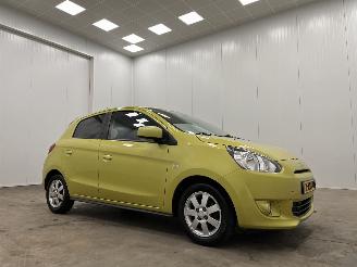 krockskadad bil auto Mitsubishi Space-star 1.0 Bright Airco 2014/11