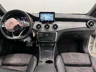 Mercedes Cla-klasse Shooting Brake 220d Autom. AMG Panoramadak Navi Clima picture 12