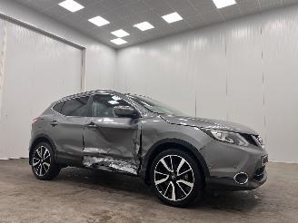 Schadeauto Nissan Qashqai 1.6i Tekna Panoramadak Navi Clima 2015/6