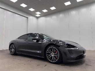 krockskadad bil auto Porsche Taycan GTS Panoramadak Performance Plus 93kWh 2022/11