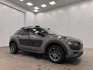 skadebil auto Citroën C4 cactus 1.2 PureTech Shine Navi Clima 2015/12
